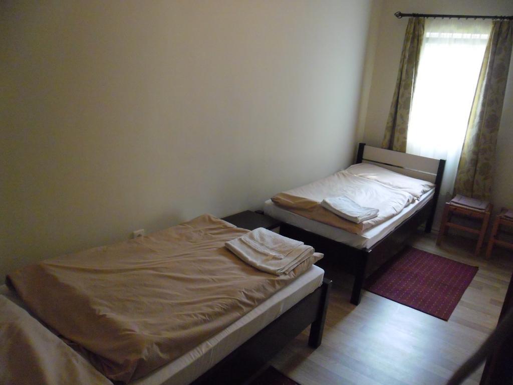 Hotel Family Balatonföldvár Zimmer foto