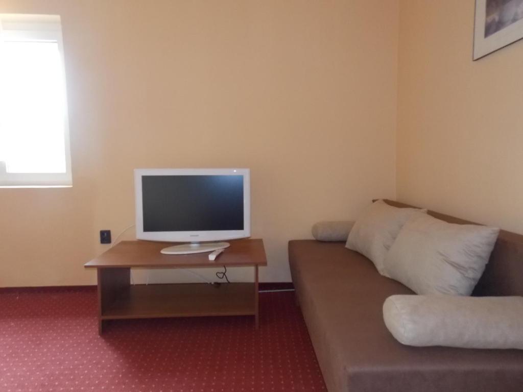 Hotel Family Balatonföldvár Zimmer foto
